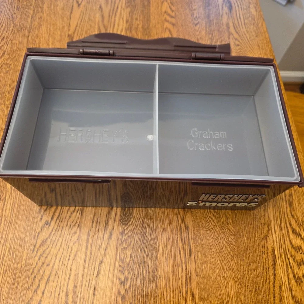 Hershey's S'mores Plastic Storage Caddy Brown Divided Snack Box Handle Bonfire